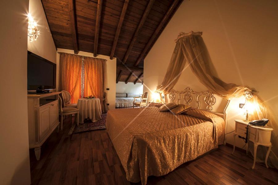 Boutique Hotel Villa Giulia Valmadrera Exterior foto